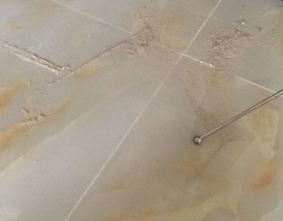 斗门瓷砖空鼓维修公司分享粘合剂选择不当在瓷砖铺贴过程中可能导致以下问题