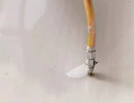 斗门瓷砖空鼓维修公司专业解答在瓷砖铺贴过程中，如果使用的砂料过粗（如全部使用了粗砂），可能会导致以下问题